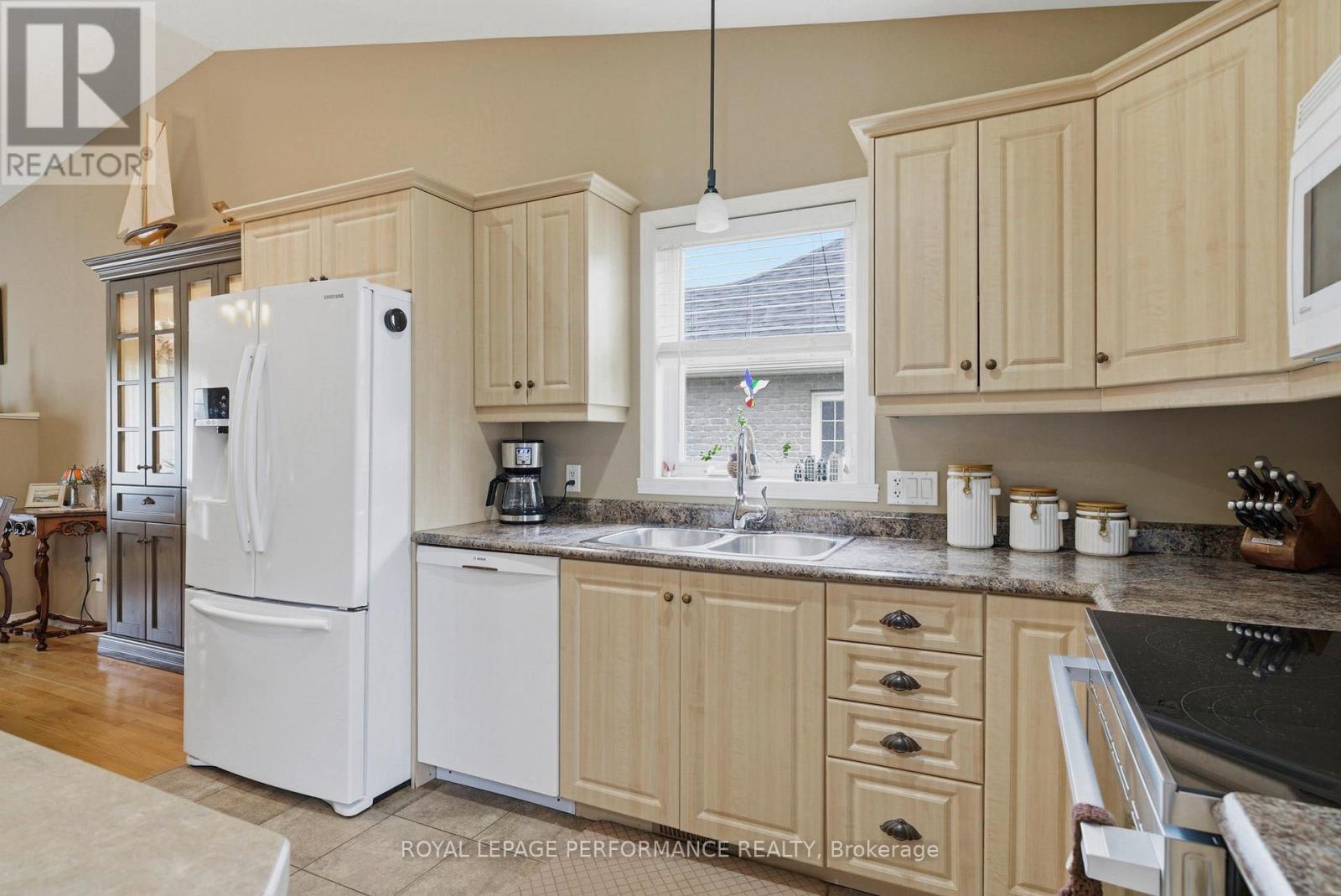 18353 Lana Drive, South Glengarry, Ontario  K6H 7L9 - Photo 11 - X12988646