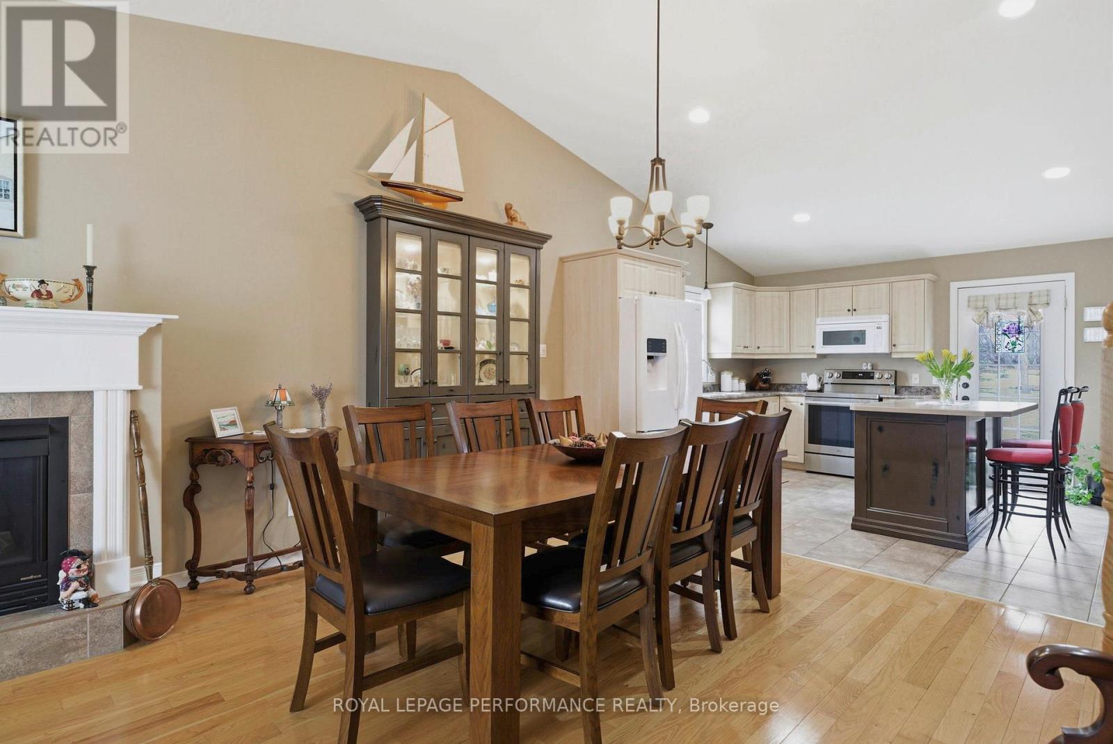 18353 Lana Drive, South Glengarry, Ontario  K6H 7L9 - Photo 8 - X12988646