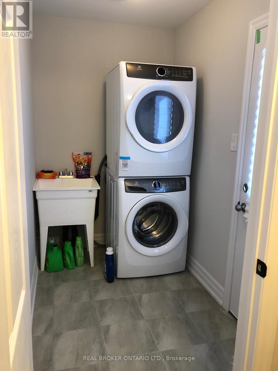 16 Country Trail, Georgian Bay, Ontario  L0K 1S0 - Photo 11 - X12988648