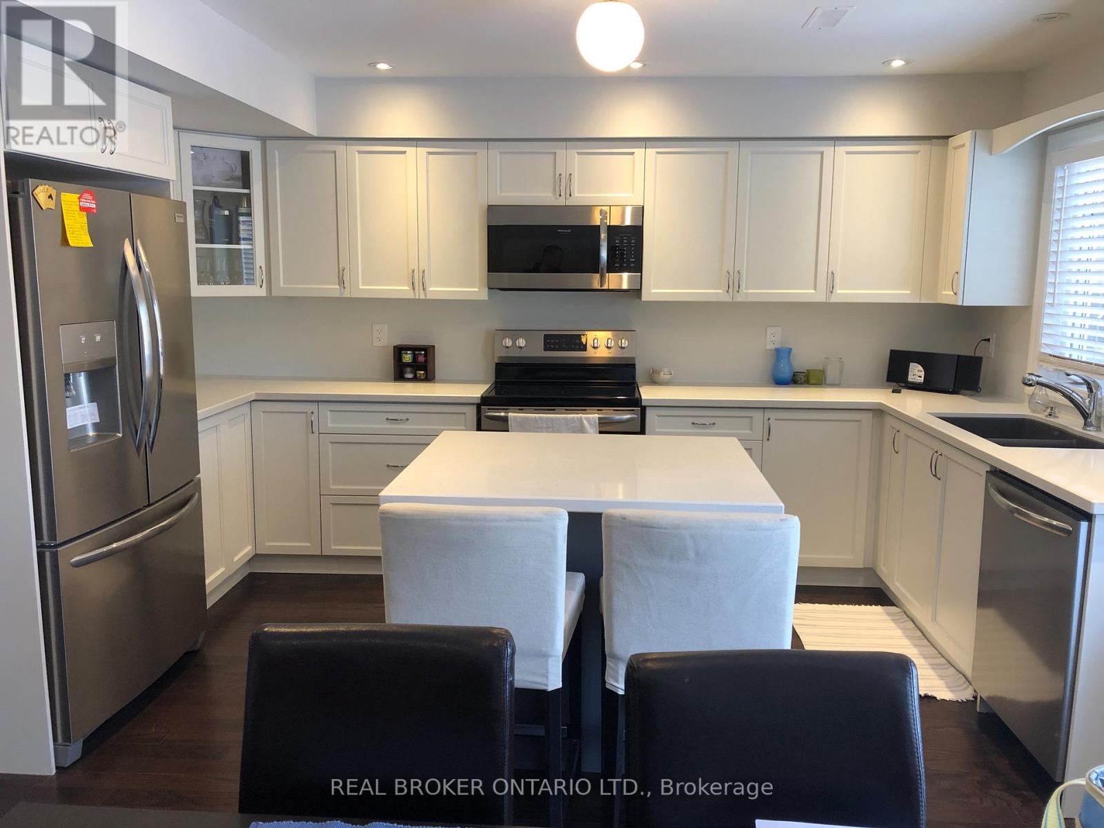 16 Country Trail, Georgian Bay, Ontario  L0K 1S0 - Photo 4 - X12988648