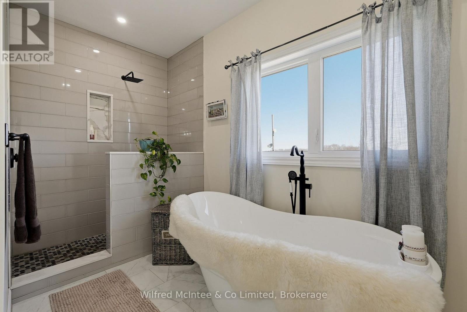 1054 4 Concession E, Brockton, Ontario  N0G 2V0 - Photo 33 - X12987548