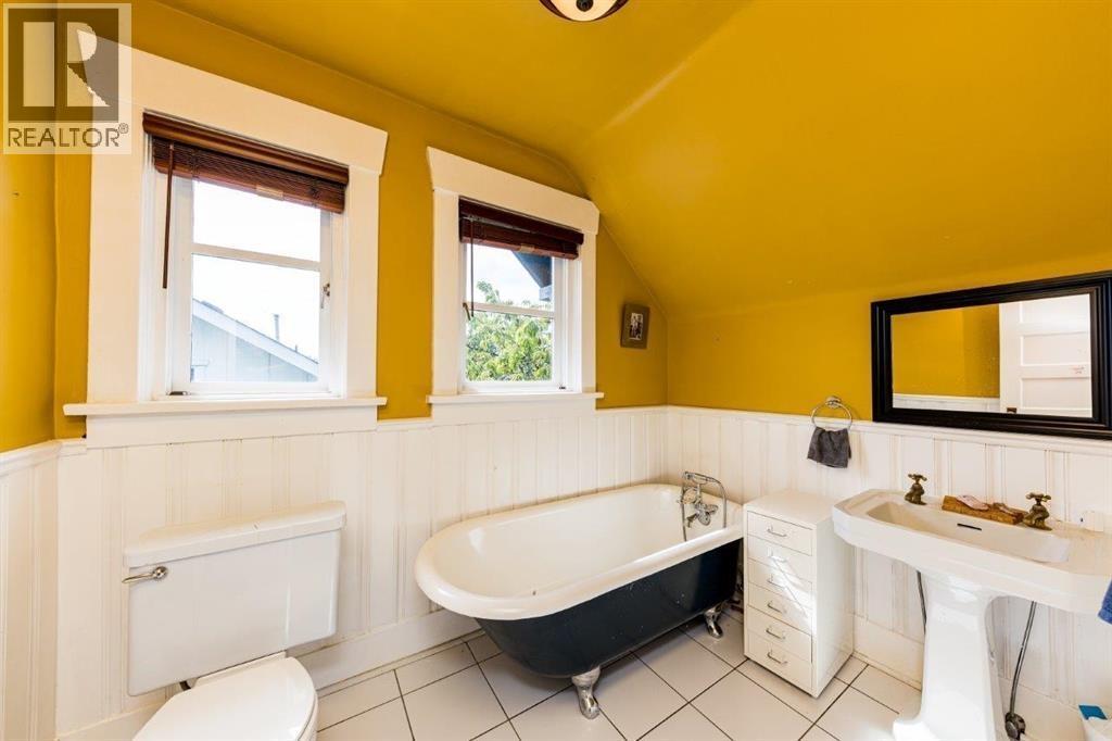 364 E 14th Street, North Vancouver, British Columbia  V7L 2N6 - Photo 24 - R3106874