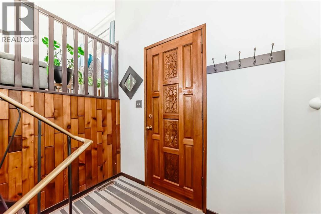 3772 Dover Ridge Drive SE, Calgary, Alberta  T2B 2C9 - Photo 3 - A2300186