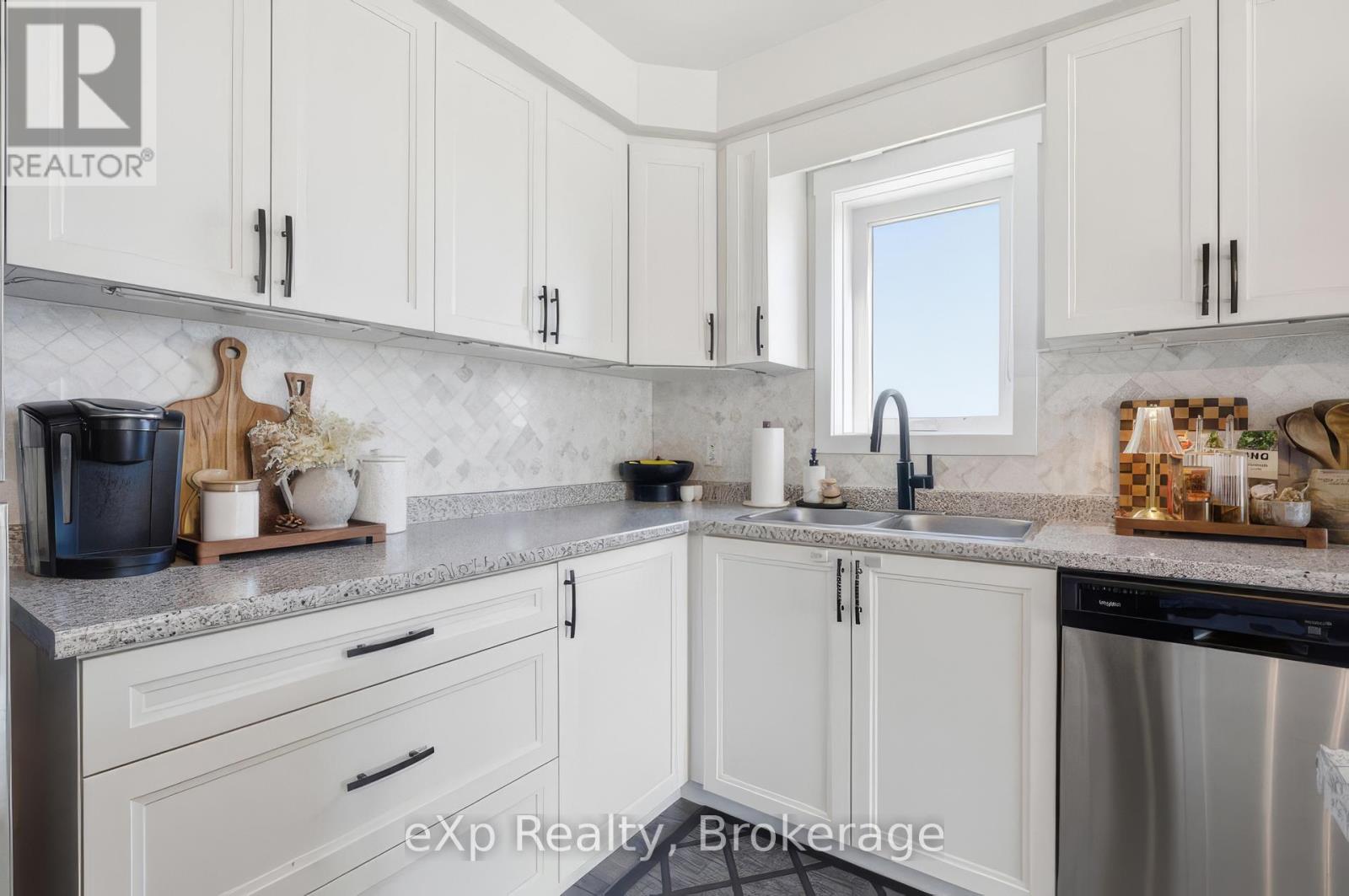 D8 - 160 Rochefort Street, Kitchener, Ontario  N2R 0P5 - Photo 15 - X12974772