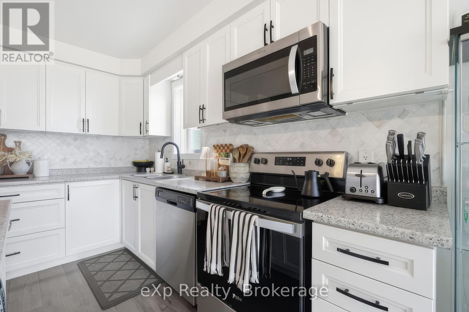 D8 - 160 Rochefort Street, Kitchener, Ontario  N2R 0P5 - Photo 10 - X12974772