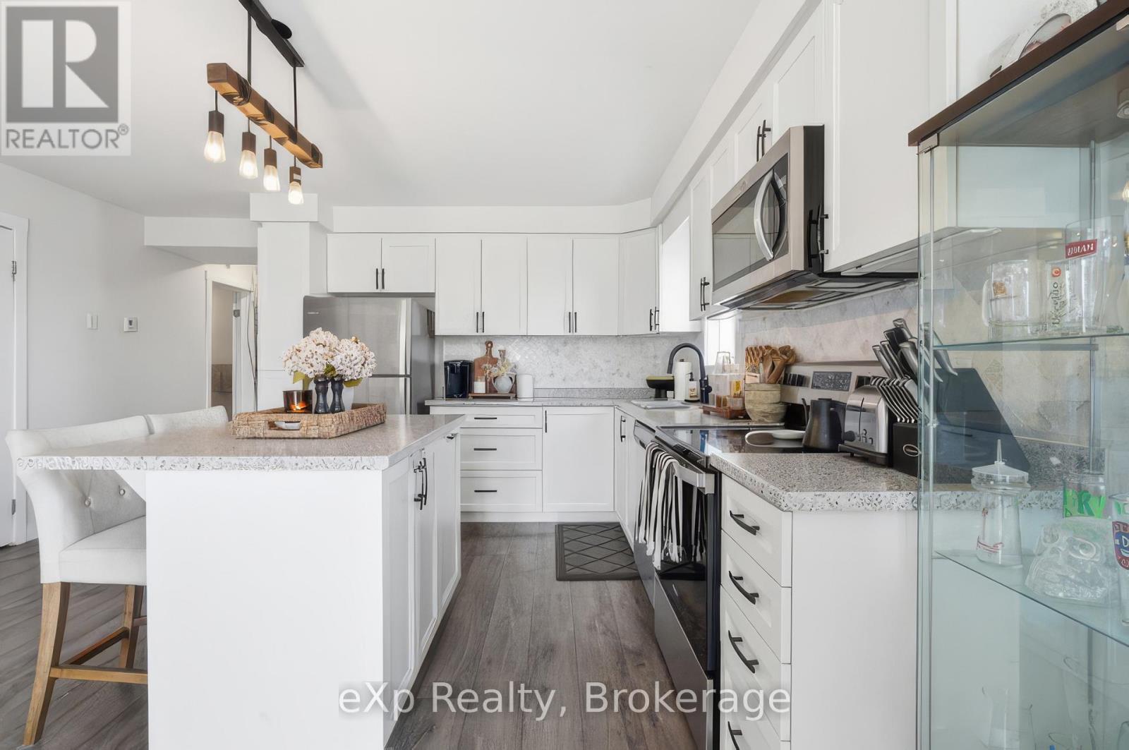 D8 - 160 Rochefort Street, Kitchener, Ontario  N2R 0P5 - Photo 9 - X12974772