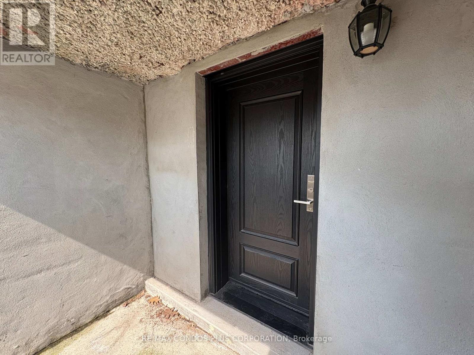 Lower Level - 32 Harrow Drive, Toronto, Ontario  M6M 2X3 - Photo 11 - W12765100