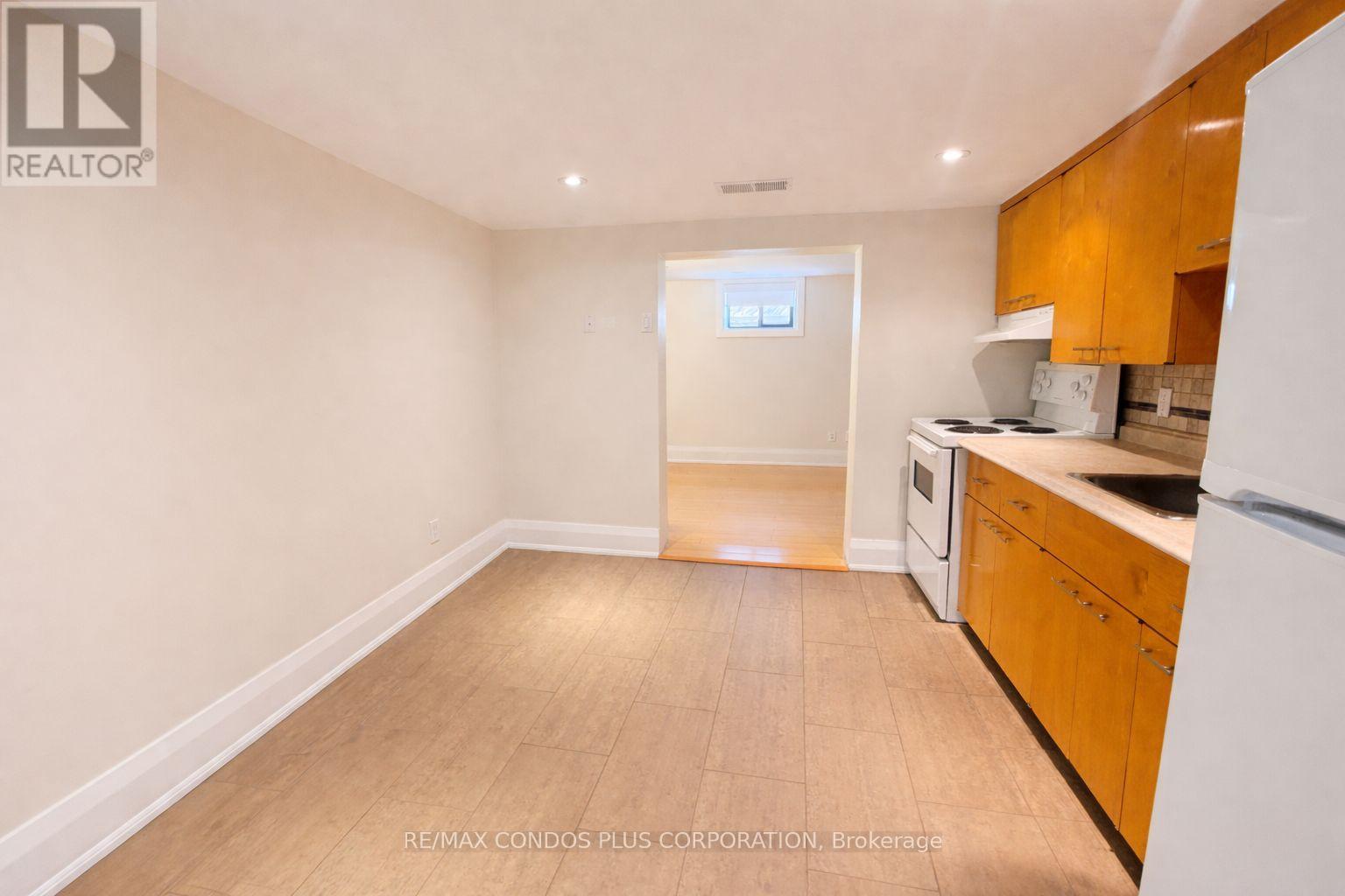 Lower Level - 32 Harrow Drive, Toronto, Ontario  M6M 2X3 - Photo 7 - W12765100