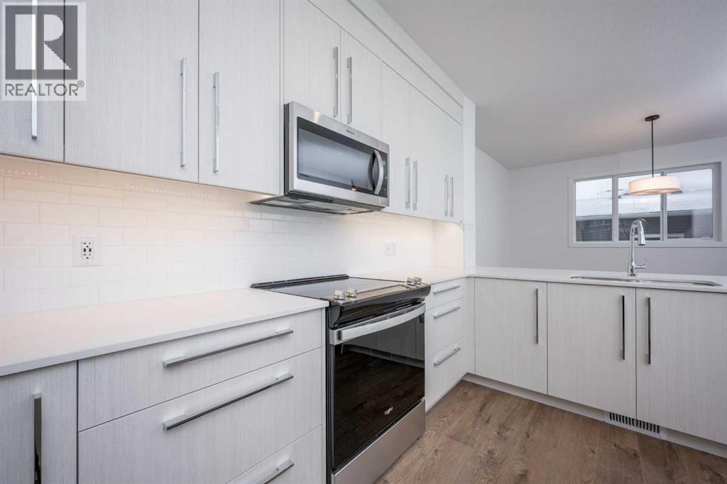 1020 West Lakeview Drive, Chestermere, Alberta  T1X 2T3 - Photo 6 - A2286457