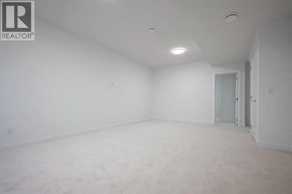 1020 West Lakeview Drive, Chestermere, Alberta  T1X 2T3 - Photo 33 - A2286457