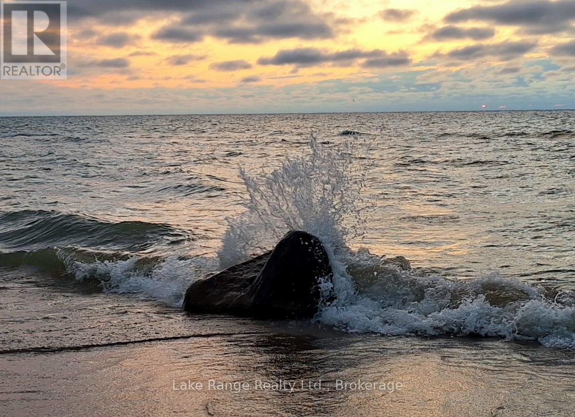 124 Bruce Beach Road, Huron-Kinloss, Ontario  N2Z 2X3 - Photo 11 - X12988684