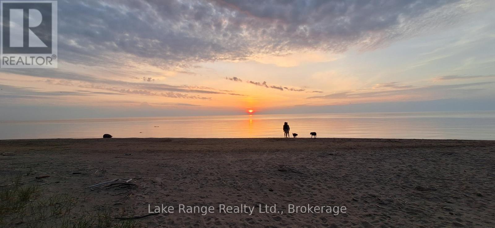 124 Bruce Beach Road, Huron-Kinloss, Ontario  N2Z 2X3 - Photo 12 - X12988684