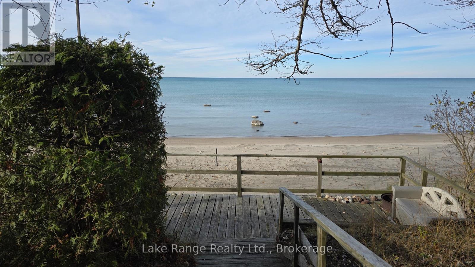 124 Bruce Beach Road, Huron-Kinloss, Ontario  N2Z 2X3 - Photo 3 - X12988684