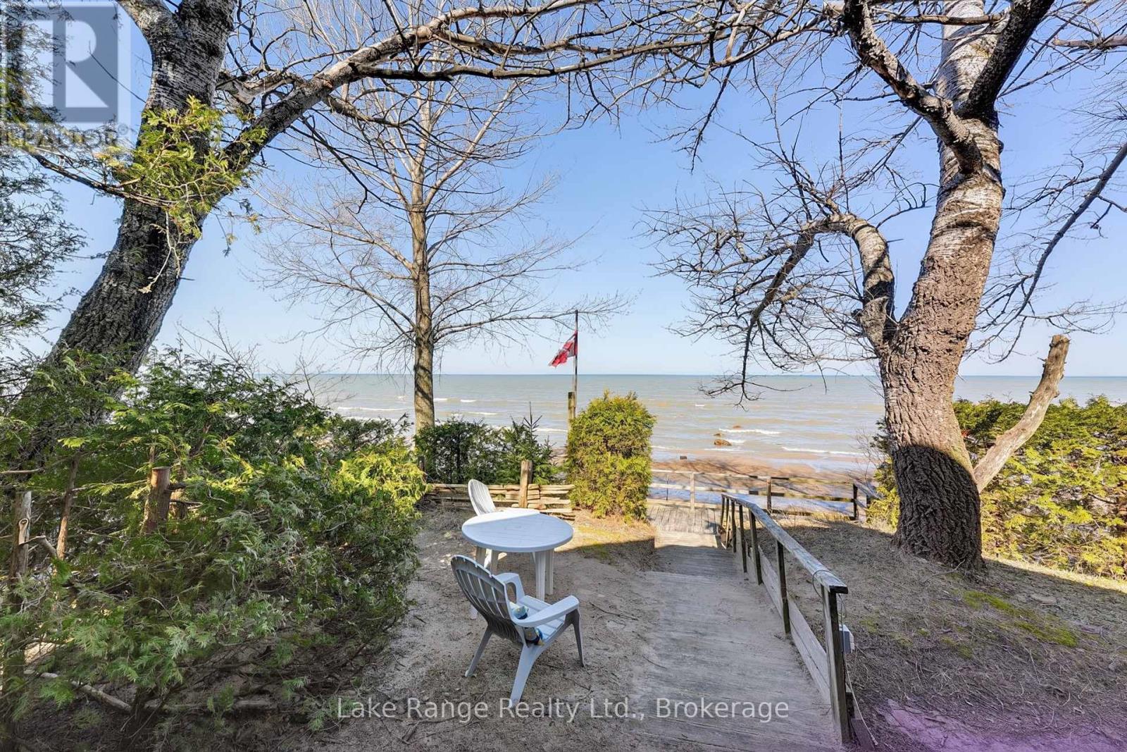 124 Bruce Beach Road, Huron-Kinloss, Ontario  N2Z 2X3 - Photo 4 - X12988684