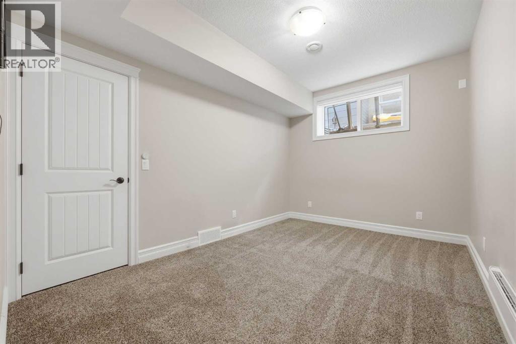 113 Cranarch Common Se, Calgary, Alberta  T3M 1M1 - Photo 33 - A2297041