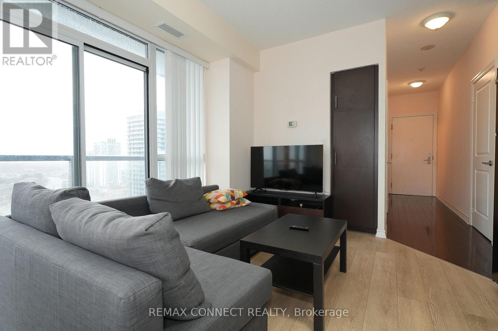 1605 - 30 Heron's Hill Way, Toronto, Ontario  M2J 0A7 - Photo 4 - C12988682