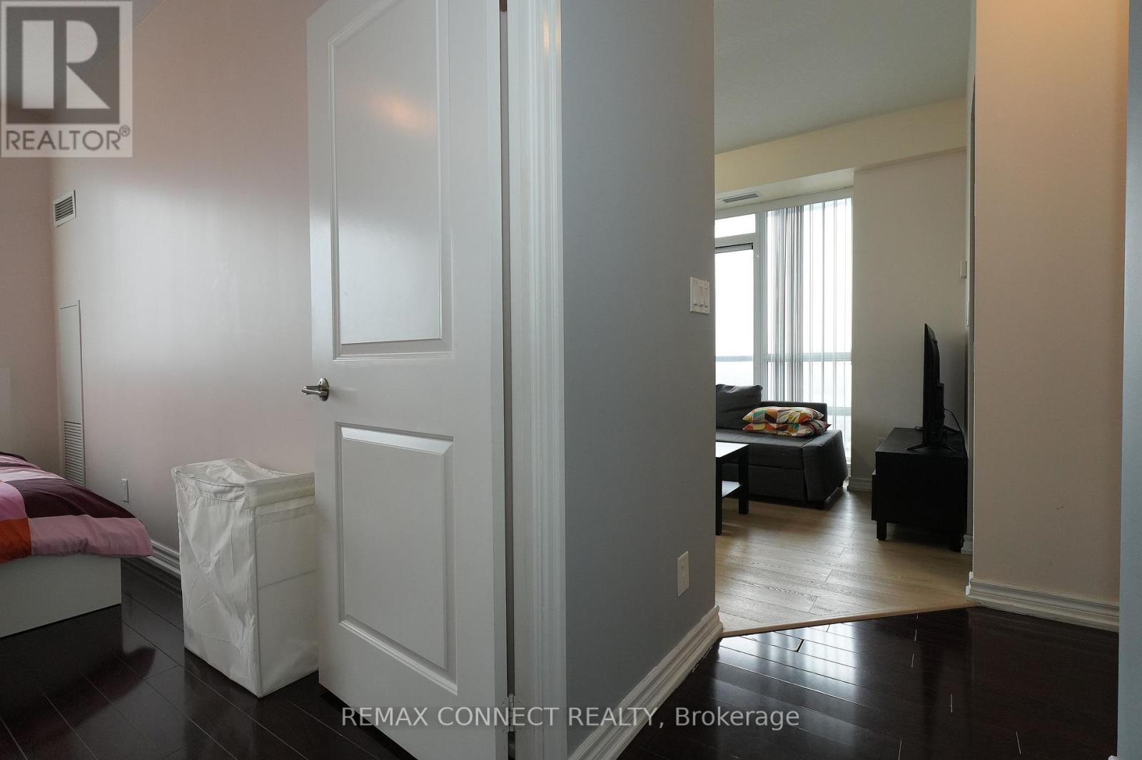 1605 - 30 Heron's Hill Way, Toronto, Ontario  M2J 0A7 - Photo 9 - C12988682