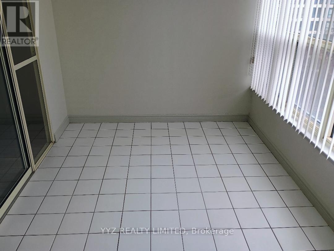 712 - 1 Clark Avenue W, Vaughan, Ontario  L4J 7Y6 - Photo 4 - N12988672