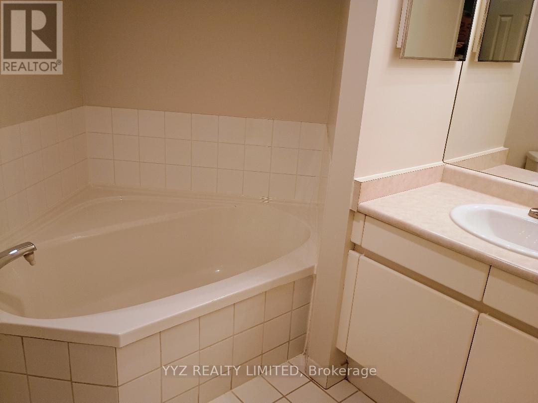 712 - 1 Clark Avenue W, Vaughan, Ontario  L4J 7Y6 - Photo 6 - N12988672