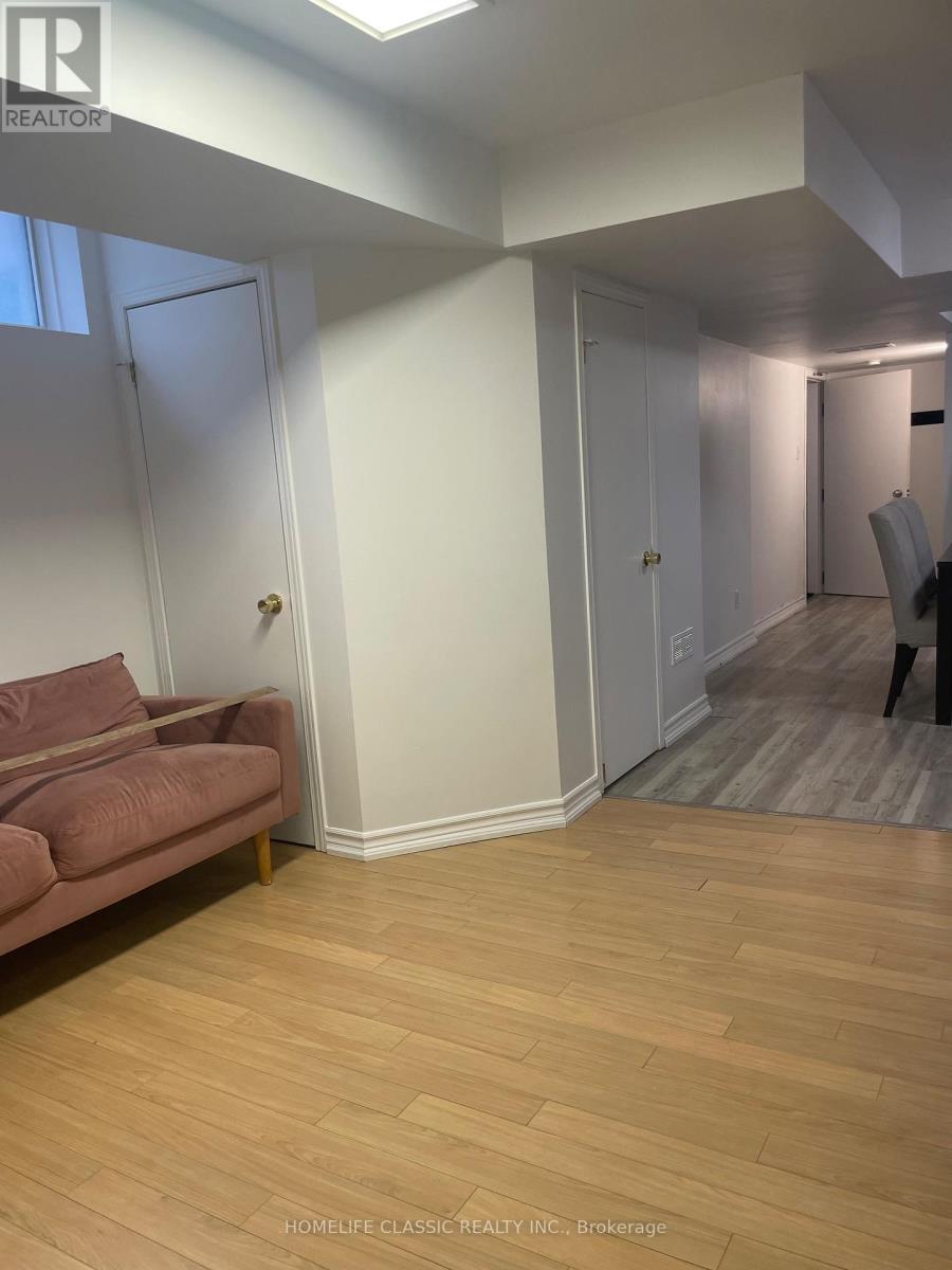 Lower - 102 Church Street S, Richmond Hill, Ontario  L4C 1W3 - Photo 6 - N12988694