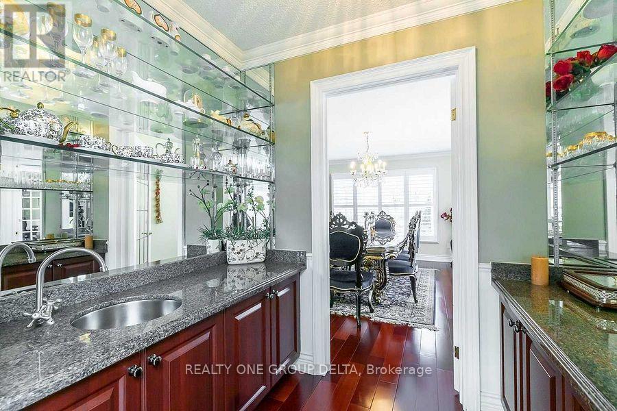 1918 Royal Credit Boulevard, Mississauga, Ontario  L5M 4Y1 - Photo 13 - W12988670