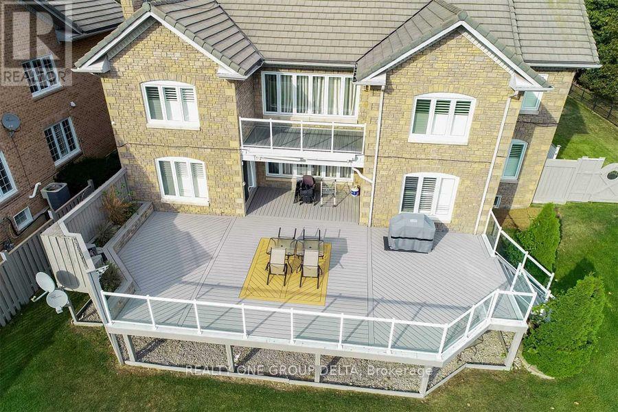 1918 Royal Credit Boulevard, Mississauga, Ontario  L5M 4Y1 - Photo 8 - W12988670