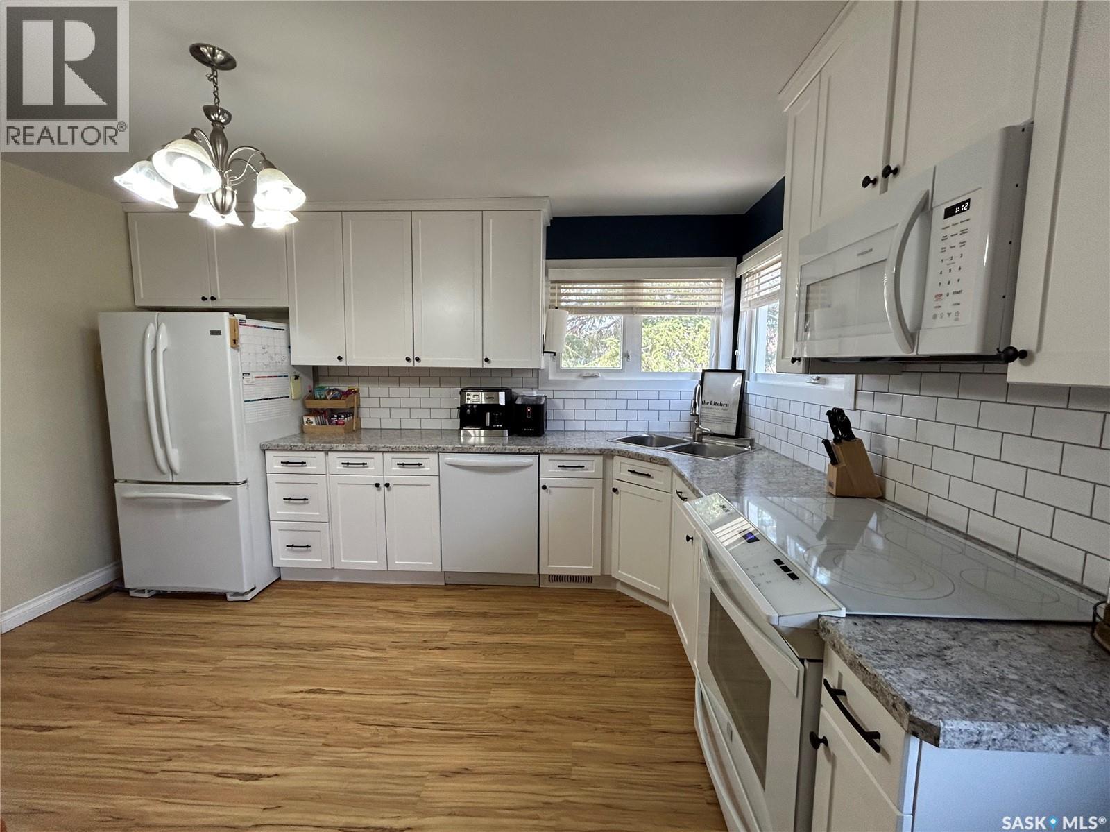 125 4th Avenue Se, Swift Current, Saskatchewan  S9H 3L3 - Photo 6 - SK032706