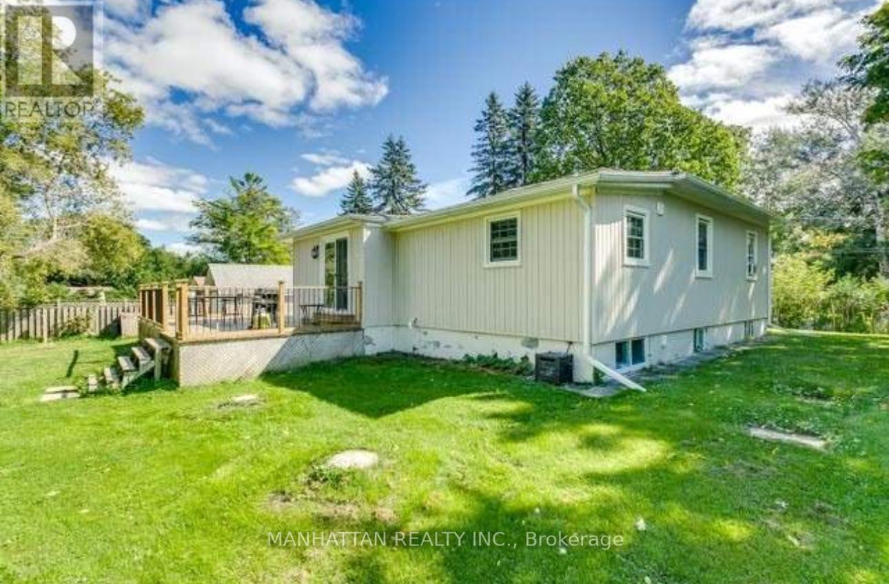 10 Victor Drive, Whitchurch-Stouffville, Ontario  L4A 3G5 - Photo 25 - N12681452