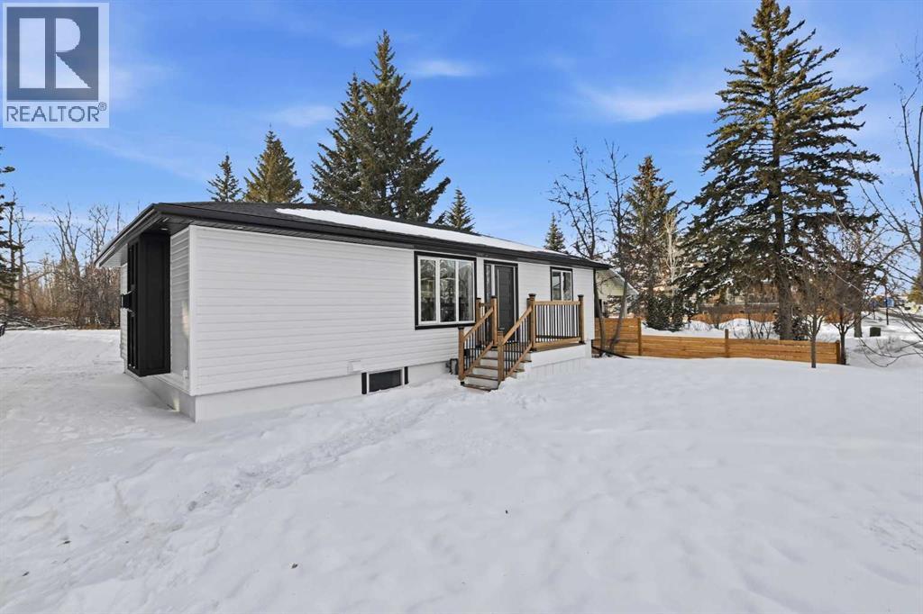 5026 53 Street, Sylvan Lake, Alberta  T4S 1E7 - Photo 3 - A2288797