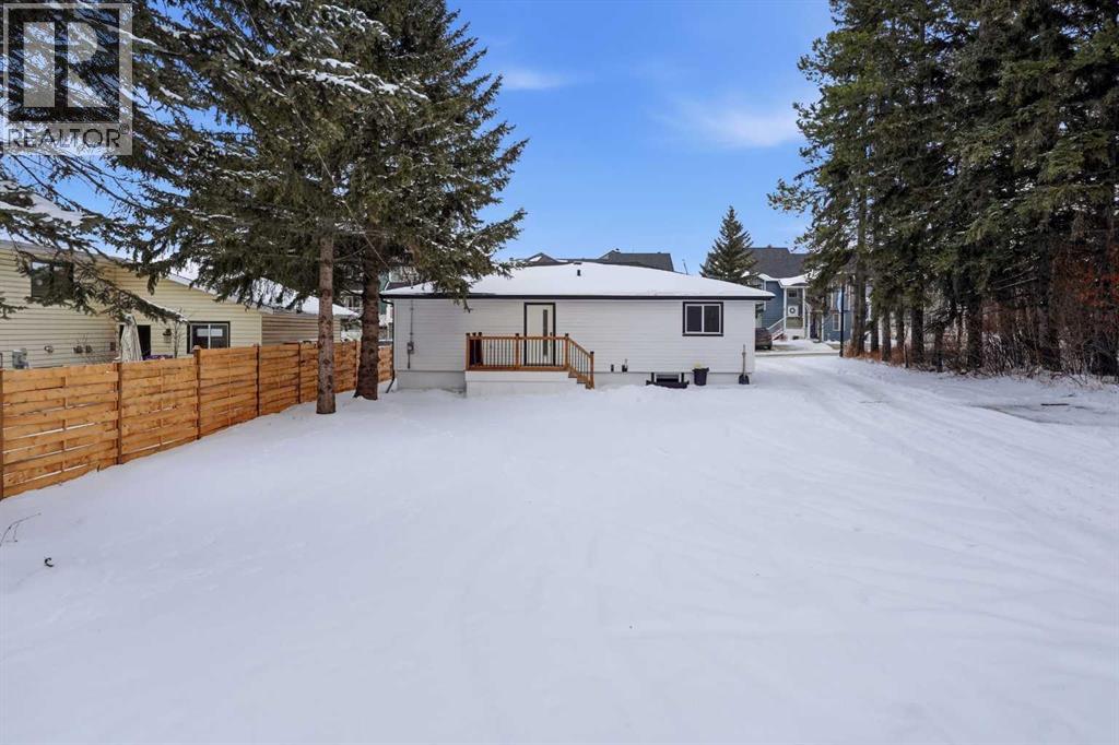 5026 53 Street, Sylvan Lake, Alberta  T4S 1E7 - Photo 4 - A2288797