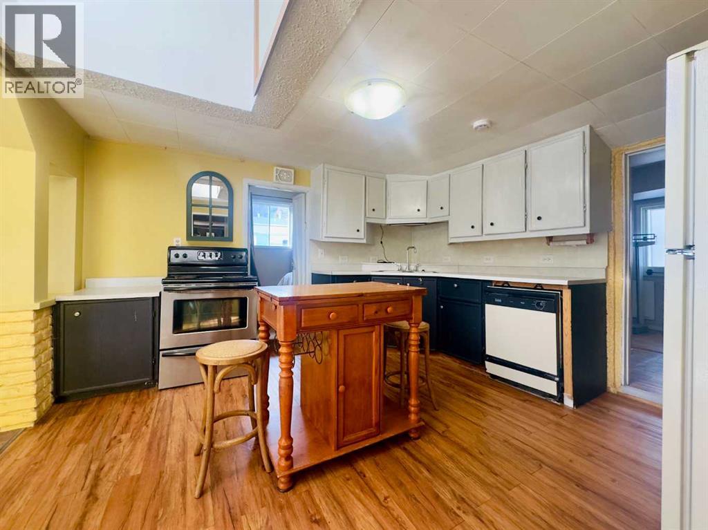 15030 21 Aveunue, Frank, Alberta  T0K 0E0 - Photo 12 - A2297280