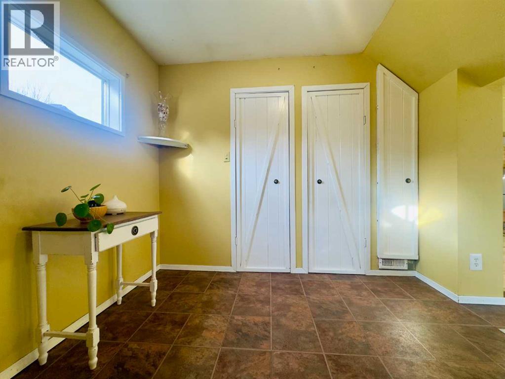 15030 21 Aveunue, Frank, Alberta  T0K 0E0 - Photo 8 - A2297280