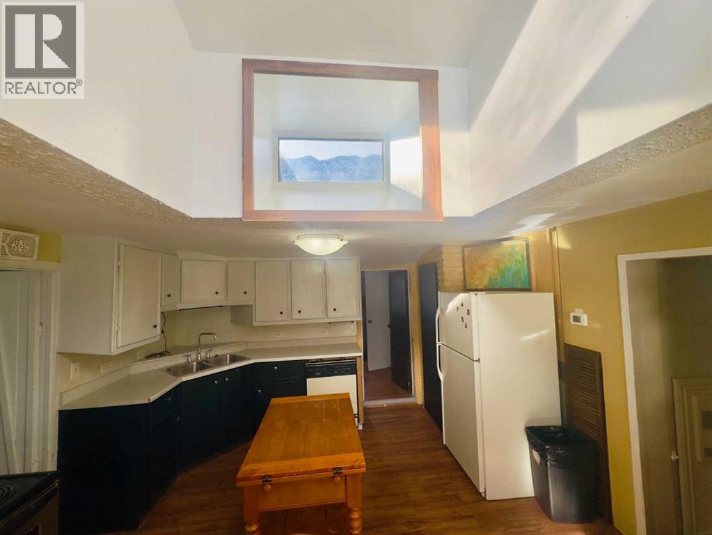 15030 21 Aveunue, Frank, Alberta  T0K 0E0 - Photo 11 - A2297280