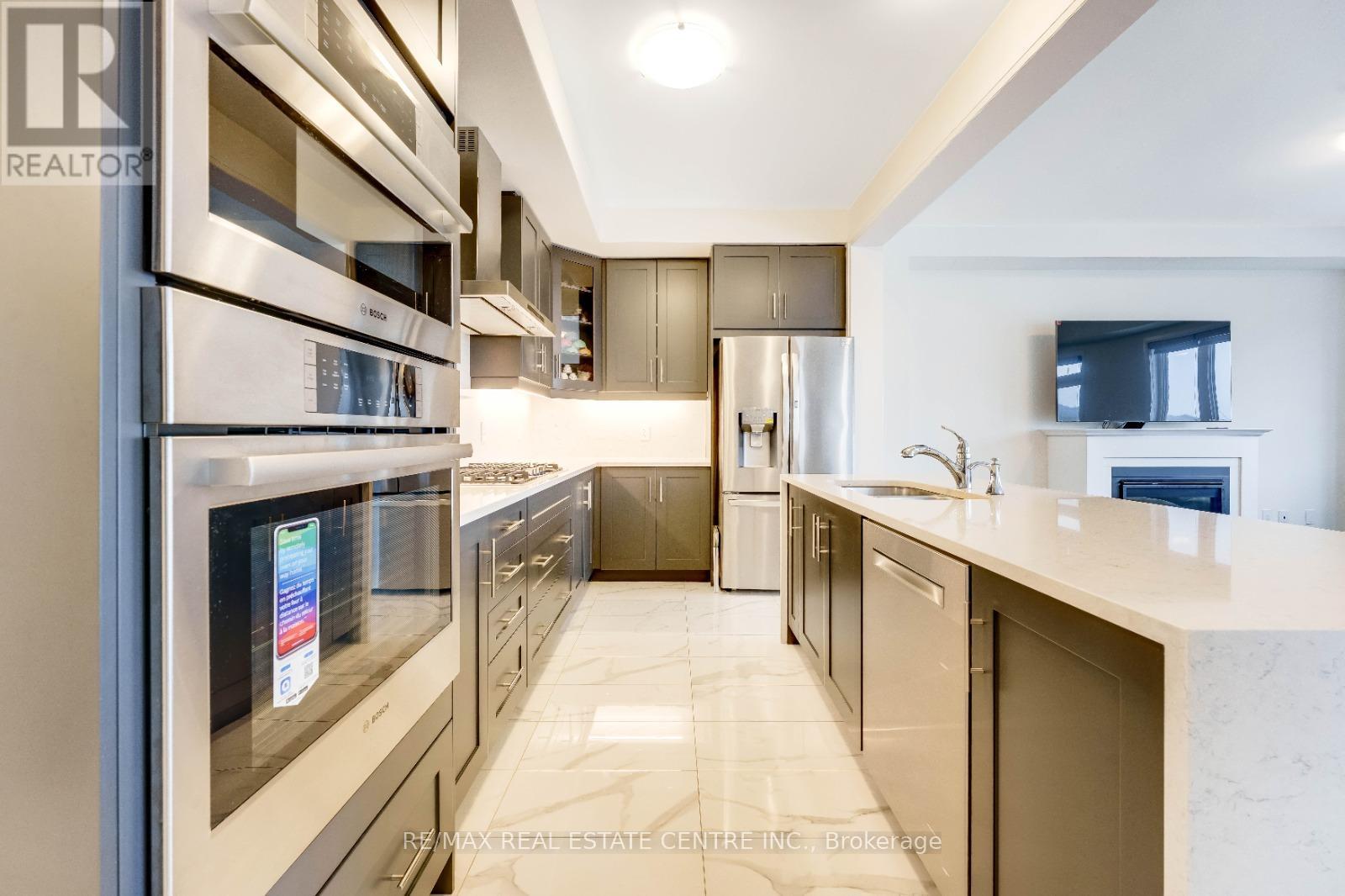 312 Bismark Drive, Cambridge, Ontario  N1S 0C6 - Photo 6 - X12988282