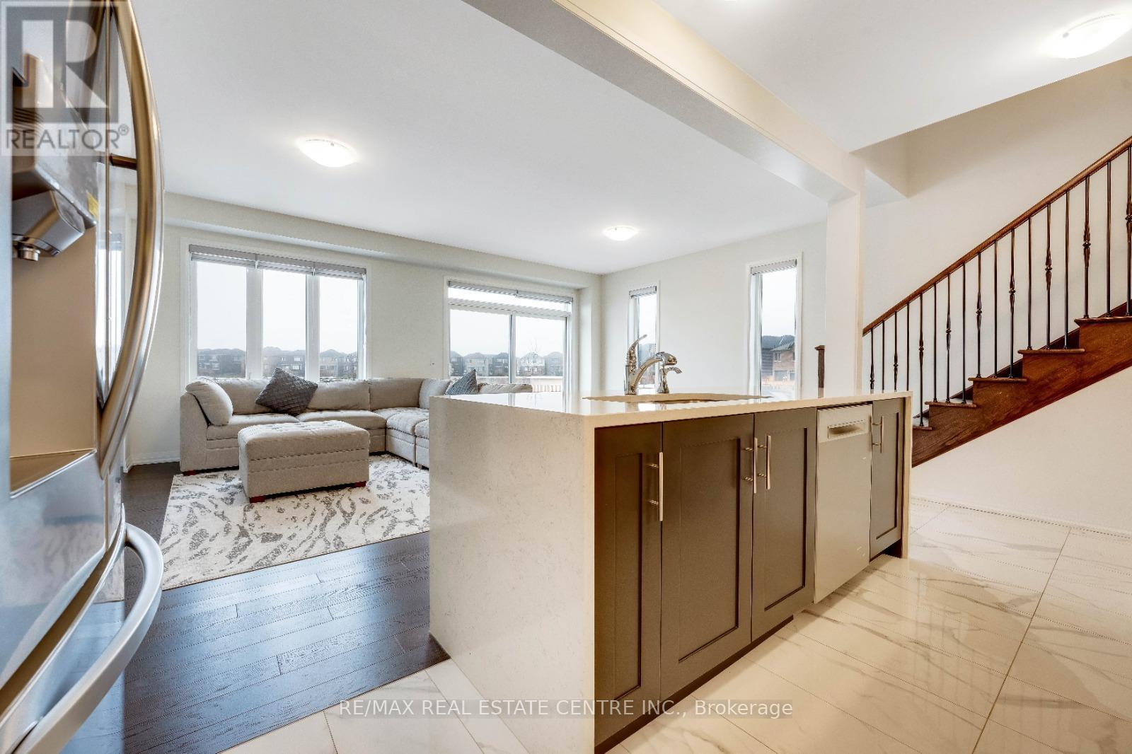 312 Bismark Drive, Cambridge, Ontario  N1S 0C6 - Photo 9 - X12988282