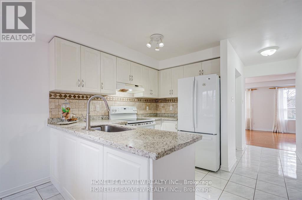 15 Bowler Street, Aurora, Ontario  L4G 7J2 - Photo 10 - N12988698