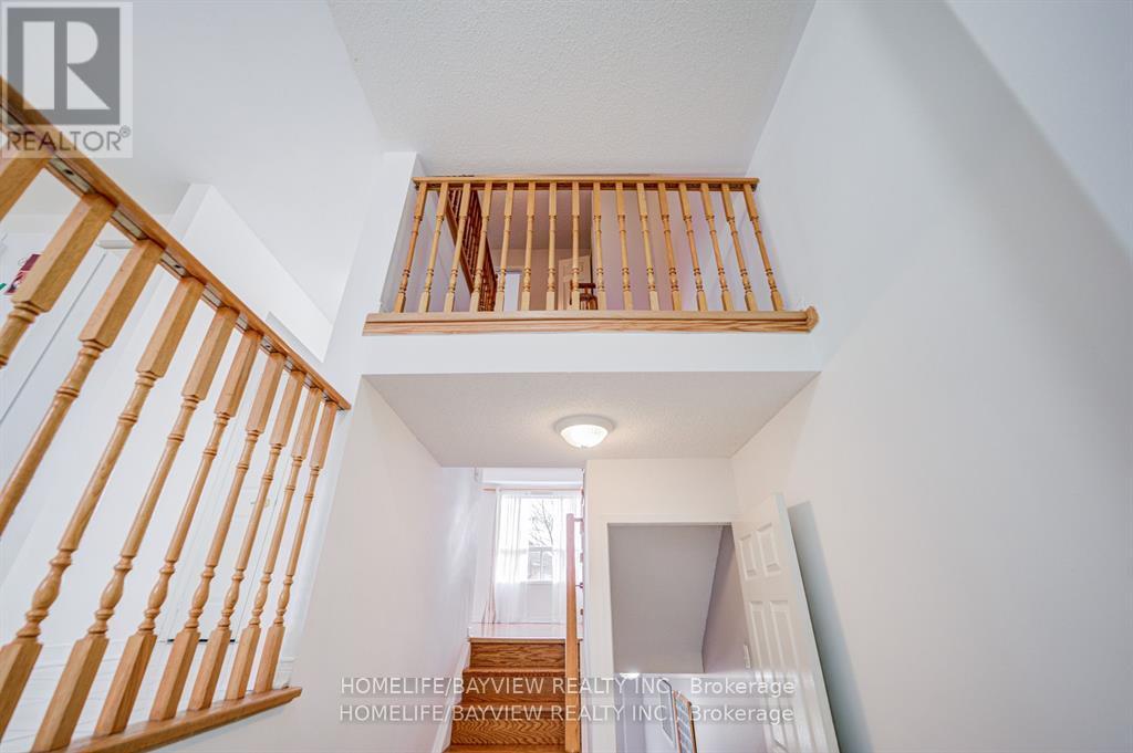 15 Bowler Street, Aurora, Ontario  L4G 7J2 - Photo 6 - N12988698