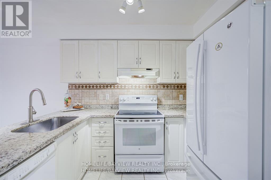 15 Bowler Street, Aurora, Ontario  L4G 7J2 - Photo 7 - N12988698