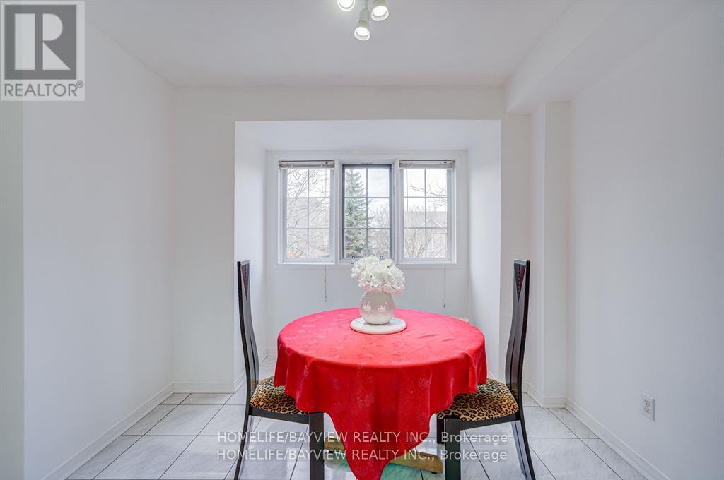 15 Bowler Street, Aurora, Ontario  L4G 7J2 - Photo 9 - N12988698