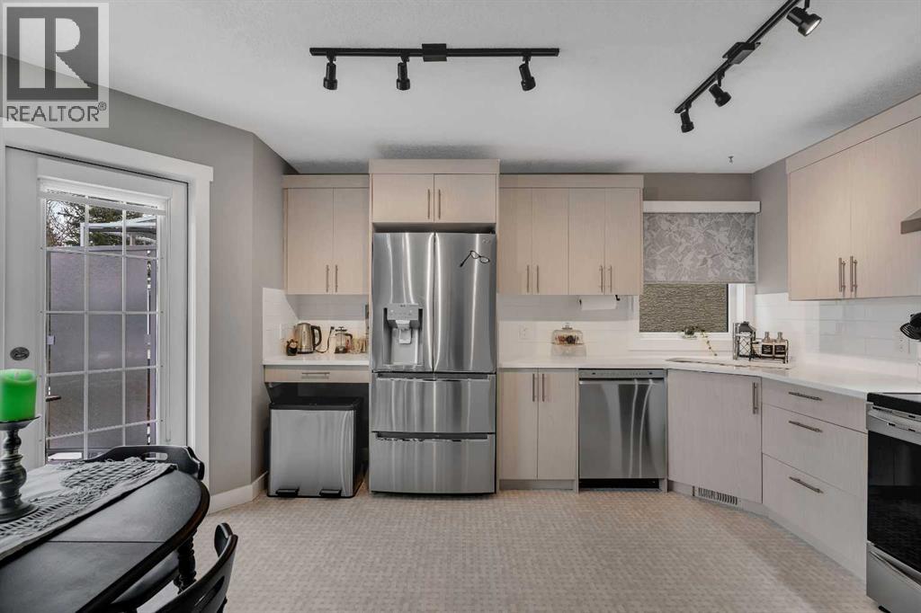 54 Hidden Vale Court Nw, Calgary, Alberta  T3A 5B5 - Photo 12 - A2299833