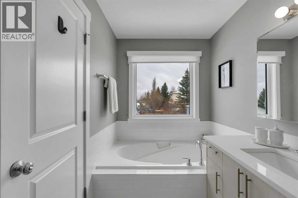 54 Hidden Vale Court Nw, Calgary, Alberta  T3A 5B5 - Photo 21 - A2299833