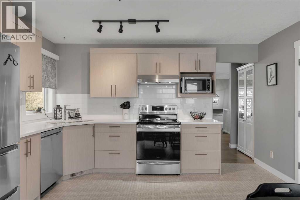 54 Hidden Vale Court Nw, Calgary, Alberta  T3A 5B5 - Photo 11 - A2299833