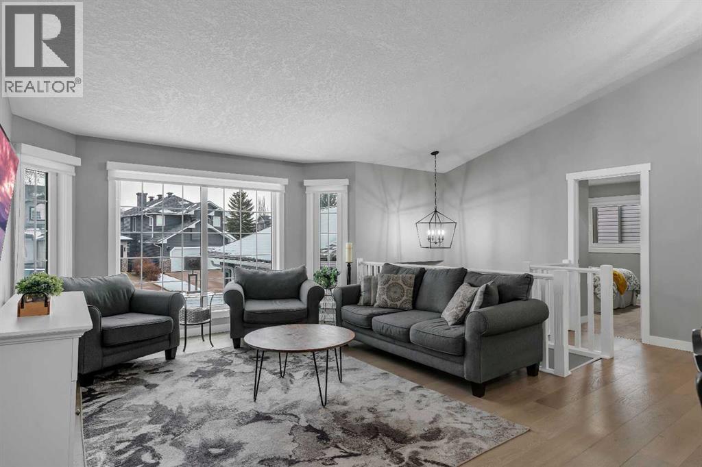 54 Hidden Vale Court Nw, Calgary, Alberta  T3A 5B5 - Photo 2 - A2299833