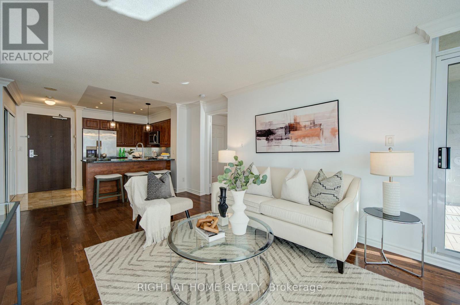 211 - 335 Rathburn Road W, Mississauga, Ontario  L5B 0C8 - Photo 13 - W12988706