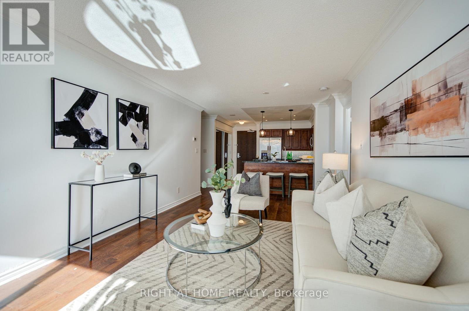 211 - 335 Rathburn Road W, Mississauga, Ontario  L5B 0C8 - Photo 14 - W12988706