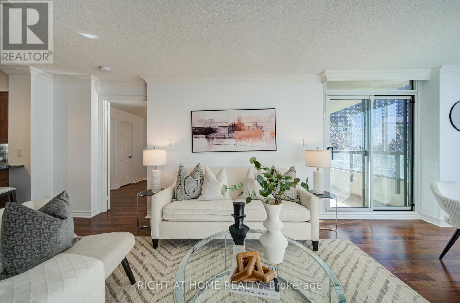 211 - 335 Rathburn Road W, Mississauga, Ontario  L5B 0C8 - Photo 15 - W12988706