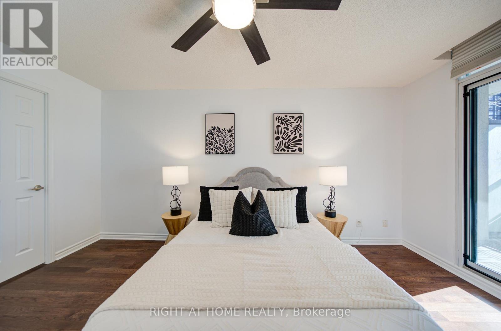 211 - 335 Rathburn Road W, Mississauga, Ontario  L5B 0C8 - Photo 23 - W12988706