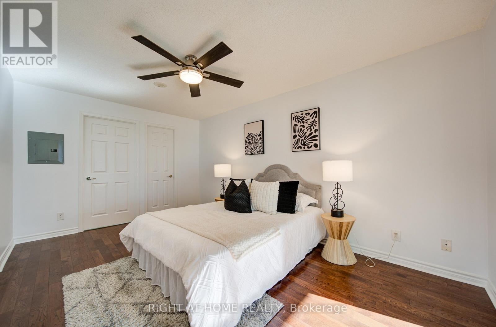 211 - 335 Rathburn Road W, Mississauga, Ontario  L5B 0C8 - Photo 24 - W12988706