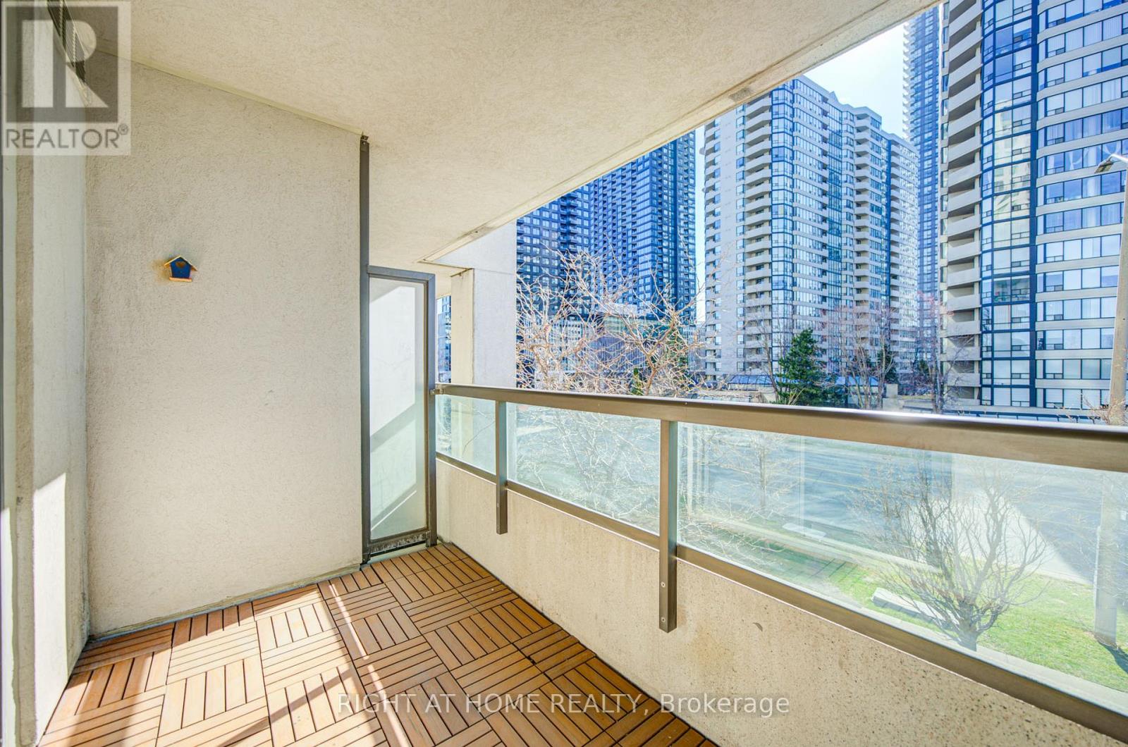 211 - 335 Rathburn Road W, Mississauga, Ontario  L5B 0C8 - Photo 38 - W12988706