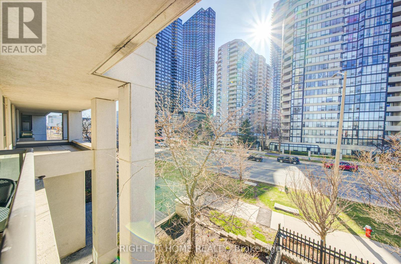 211 - 335 Rathburn Road W, Mississauga, Ontario  L5B 0C8 - Photo 41 - W12988706